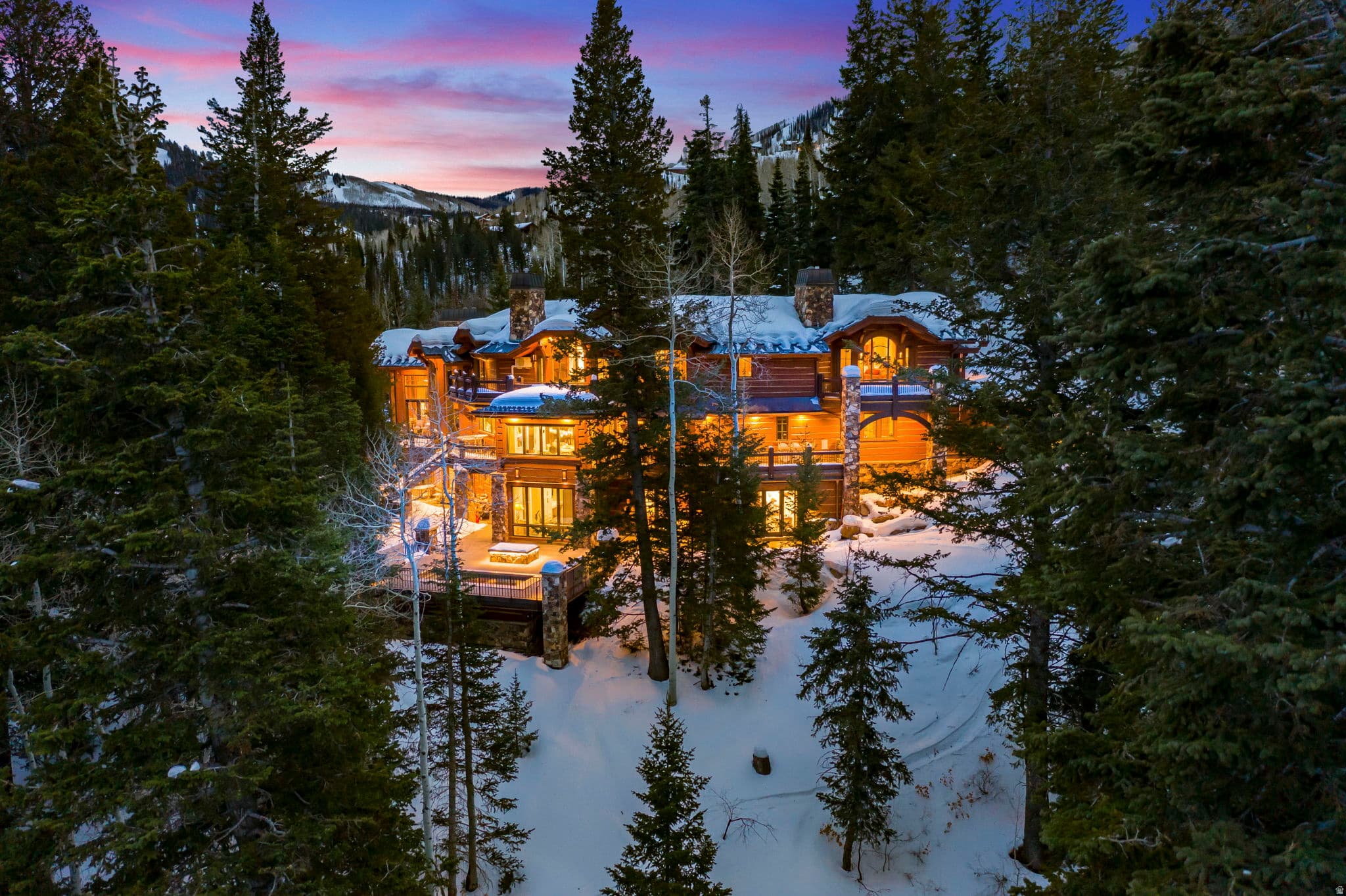 Canyon Residence, Elevated Position